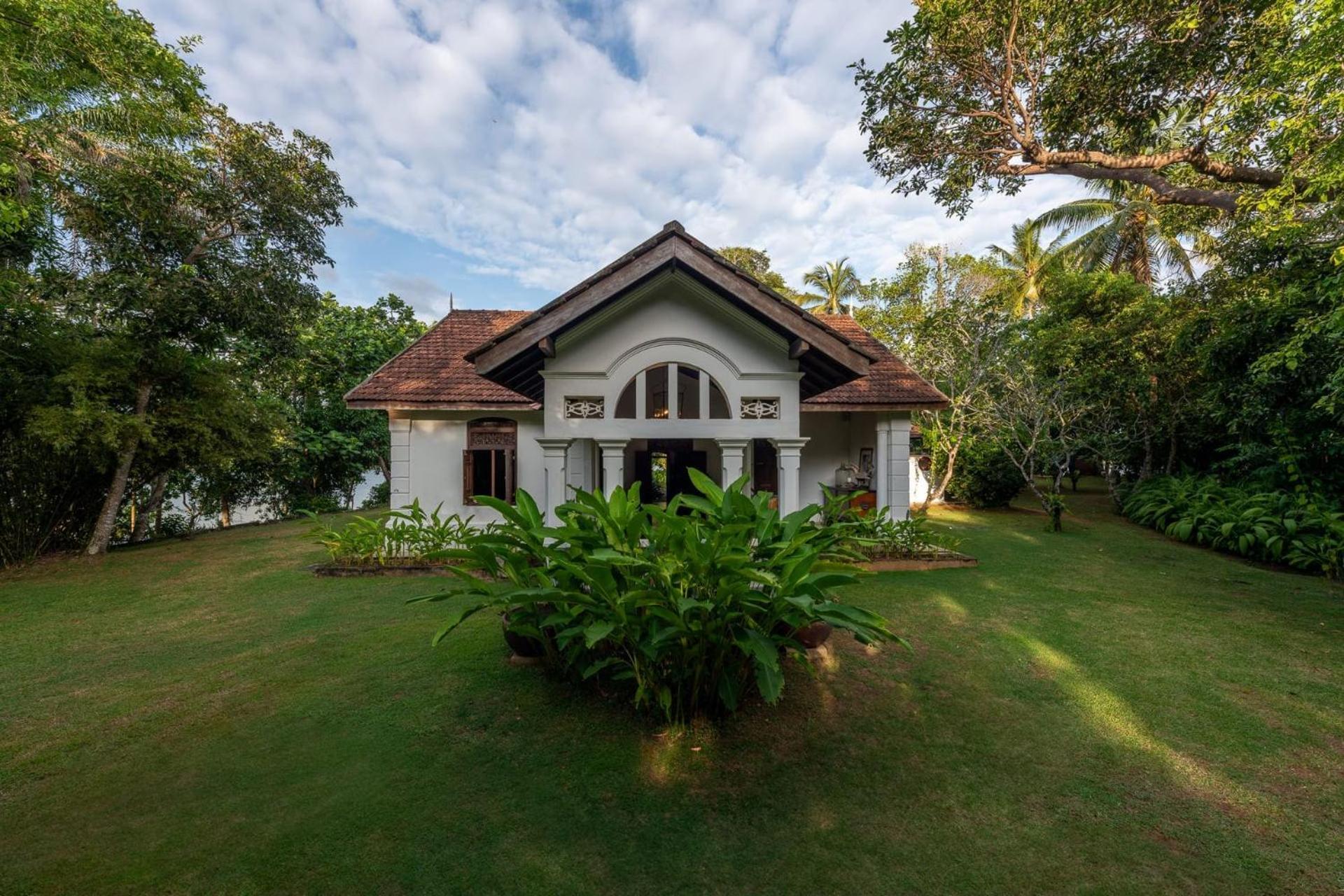 Mo River House Luxury Villa Hikkaduwa Exterior photo